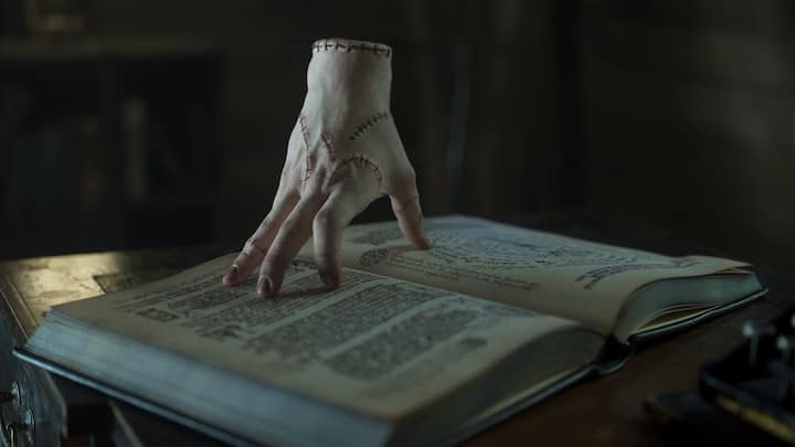 Der heimliche Star im Netflix-Star ist das fingerfertige «Thing» – auch bekannt als «eiskaltes Händchen».