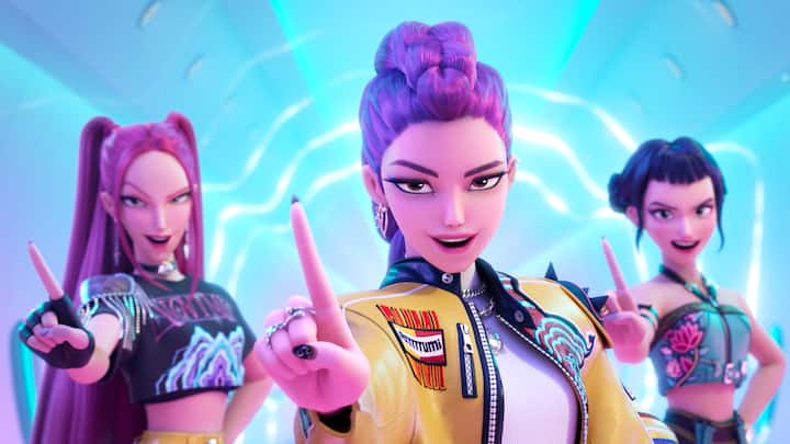 «We're going up, up, up»: Die KPop-Girls Mira, Rumi und Zoey zeigen wohin's geht.