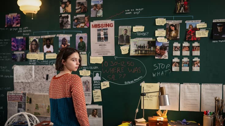 Mördersuche als Schulprojekt:  Pip (Emma Myers) sucht nach  der Wahrheit. 