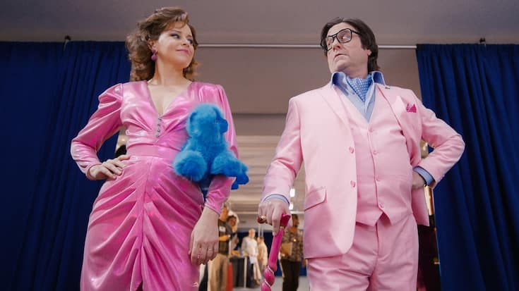 Ohne Frauen wie Robbie (Elizabeth Banks) hätte der narzisstische Spielzeugverkäufer (Zach Galifianakis) sein Plüschimperium niemals aufbauen können.