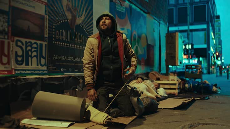 Max Riemelt als Mike Atlas in der Netflix-Serie «Schlafende Hunde».