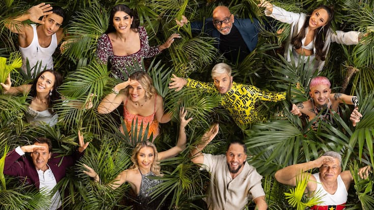Die 12 Dschungecamper: (obere Reihe v.l.) Timur Ülker, Yeliz Koc, Pierre Sanoussi-Bliss, Alessia Herren; (mittlere Reihe v.l.) Lily Becker, Nina Bott, Sam Dylan, Edith Stehfest; (untere Reihe v.l.) Jörg Dahlmann, Anna-Carina Woitschack, Maurice Dziwak, Jürgen Hingsen.