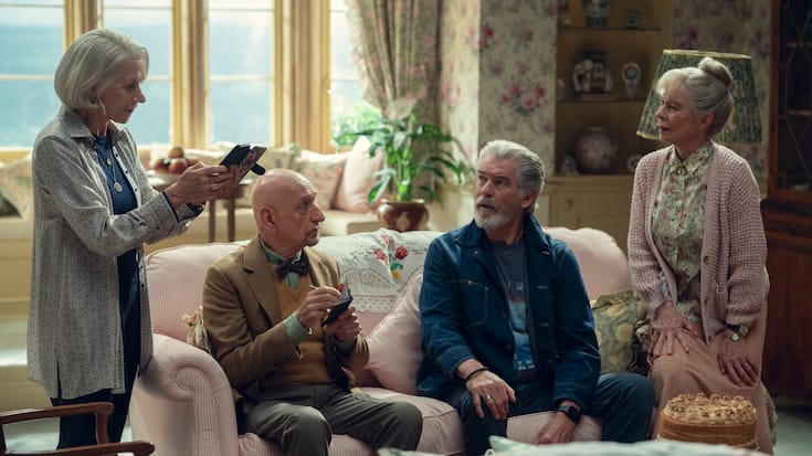 Sind schon voll drin im Fall: Helen Mirren, Ben Kingsley, Pierce Brosnan und Celia Imrie (v. l.).