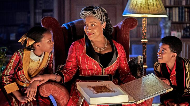 JINGLE JANGLE: A CHRISTMAS JOURNEY (2020) Phylicia Rashad as Grandmother Cr.Gareth Gatrell/NETFLIX