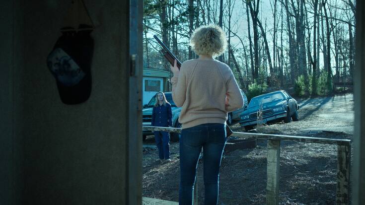 Ozark. (L to R) Laura Linney as Wendy Byrde, Julia Garner as Ruth Langmore in episode 402 of Ozark. Cr. Courtesy of Netflix Â© 2021