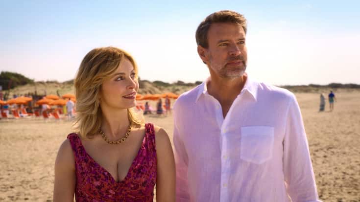 La Dolce Villa.  (L to R) Violante Placido as Francesca and Scott Foley as Eric in La Dolce Villa.  Cr. Courtesy of Netflix Â©2024