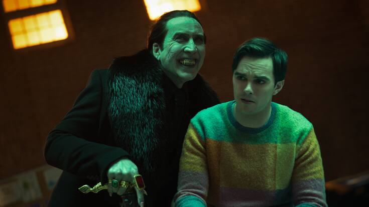 Renfield stellt fest, dass ein bunter Pulli nicht reicht, um sich von Dracula zu lösen.
