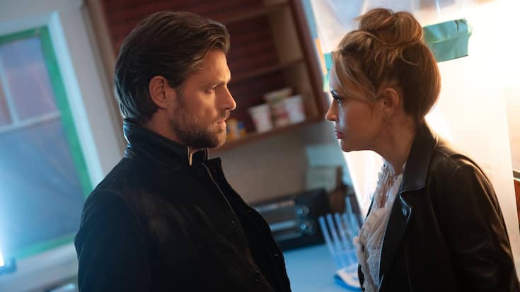 Alyssa Milano und Sam Page in «Verlorene Liebe» auf Netflix