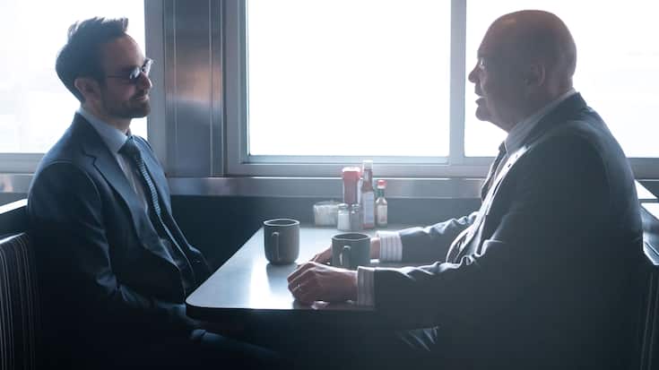 Die Ruhe vor dem Sturm: Matt (Charlie Cox) und Wilson (Vincent D'Onofrio) klopfen sich bei einer Tasse Kaffee ab.