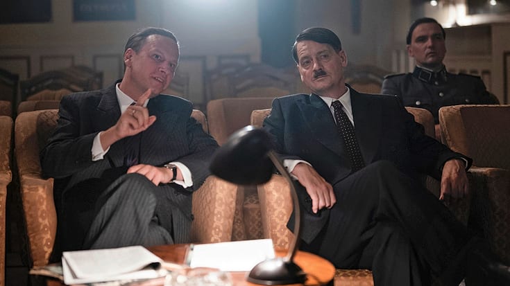 Nazi-Propagandist Joseph Goebbels (Robert Stadlober) gehörte zum engsten Machtkreis um Adolf Hitler (Fritz Karl, r.)