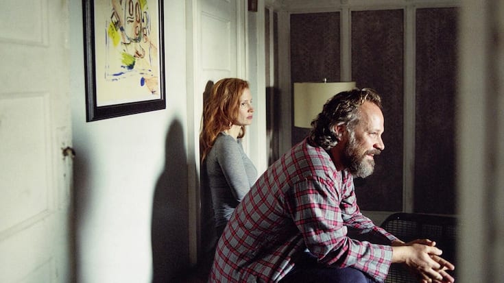 Sylvia (Jessica Chastain) kümmert sich  um den dementen Saul (Peter Sarsgaard).