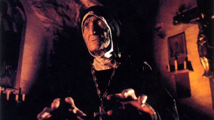 Mit ihr wird wohl niemand selig: betagte Nonne aus «Dark Waters» (1993). 