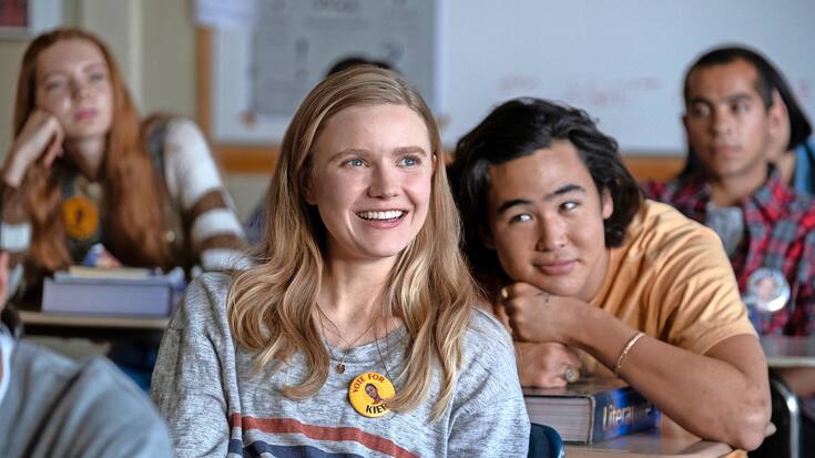 Moxie. Hadley Robinson as Vivian, Nico Hiraga as Seth in Moxie. Cr Colleen Hayes/NETFLIX ?? 2020