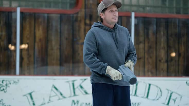 Emilio Estevez als Eishockey-Trainer Gordon Bombay in «Mighty Ducks: Game Changer».