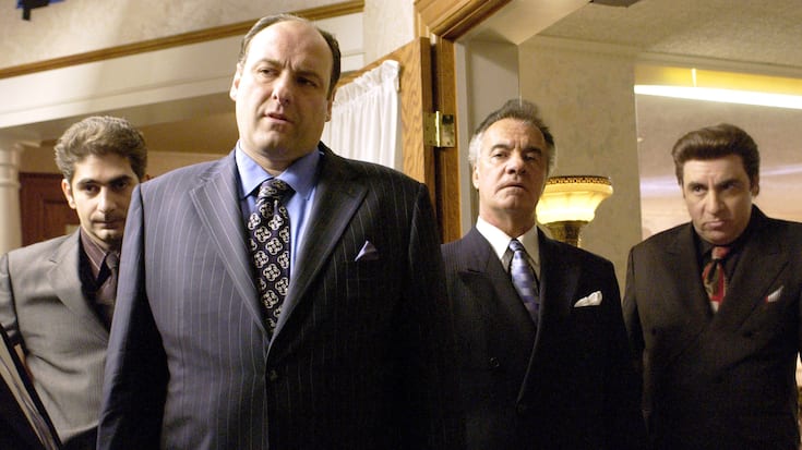 Mafia-Familie zum Anfassen (v.l.): Christopher Moltisanti (Michael Imperioli), Tony Soprano (James Gandolfini), Paulie Gualtieri (Tony Sirico) und Silvio Dante (Steven Van Zandt). 