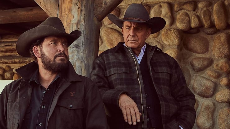 Rip (Cole Hauser, l.) und John (Kevin Costner) in «Yellowstone»