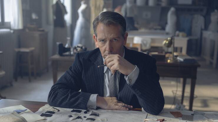 Introvertiert, schüchtern, genial:  Christian Dior (Ben Mendelsohn). 