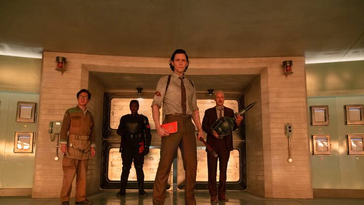 Führt Loki (Tom Hiddle­ston, M.) seine Mitstreiter ans Ziel?