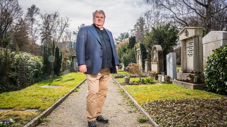 Mike Müller auf dem Friedhof Sihlfeld im Zürcher Kreis 3