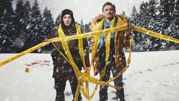 Kriminalautor Rousseau (Jean-Paul Rouve, r.) pfuscht Major Louvetot (Guillaume Gouix) in die Ermittlungen rein.