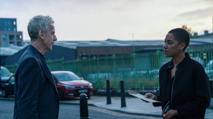 Detective Chief Inspector Daniel Hegarty (Peter Capaldi) und Detective Sergeant June Lenker (Cush Jumbo) können so gar nicht miteinander.