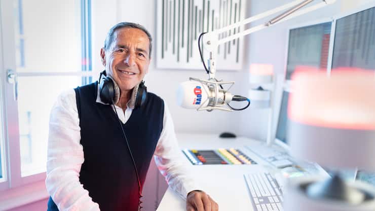 «Noch immer nutzt etwa ein Drittel der Schweizer Haushalte UKW:» Radiopionier und Medienunternehmer Roger Schawinski nimmt die SRG scharf in die Kritik.