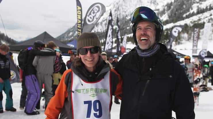 Snowboard-Pionier Paul Gruber (l.) mit Arthur Honegger. 