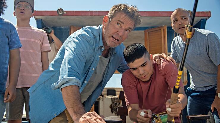 On The Line. Dennis Quaid as Captain Wade Malloy, Jimmy Gonzales as Omar in On The Line. Cr. Carlos Rodriguez/NETFLIX Â© 2020