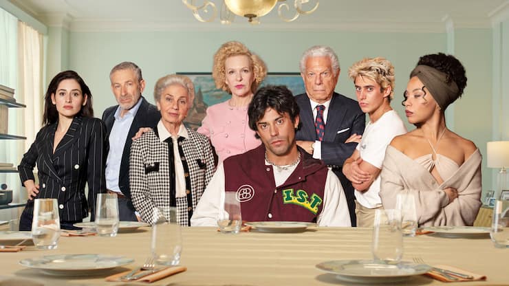 Die Zweiflers in ihrer ganzen Pracht: Dana, Jackie Horovitz, Oma Lilka, Mutter Mimi, Samuel, Opa Symcha, Leon und Saba (v. l.).