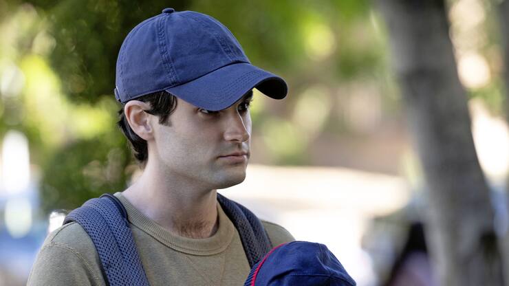 YOU (L to R) PENN BADGLEY as JOE GOLDBERG in episode 301 of YOU Cr. JOHN P. FLEENOR/NETFLIX Â© 2021