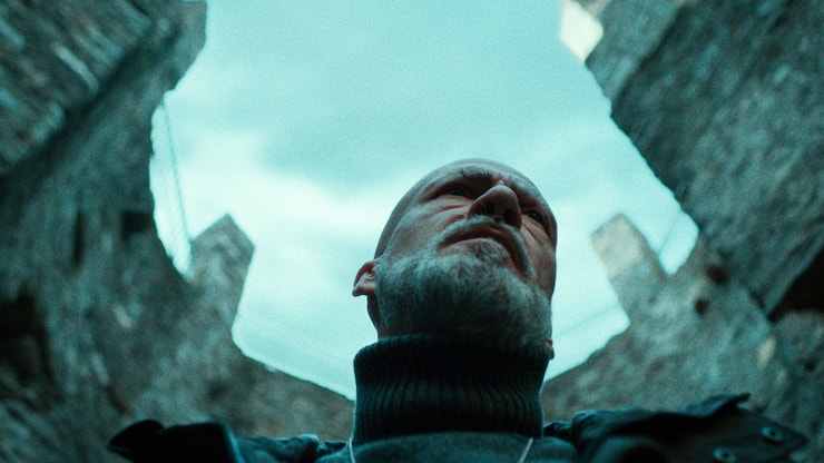 Wortkarger Commissario mit sonorer Stimme: Commissario Blum (Gianmarco Tognazzi).