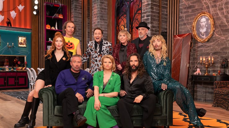 Das wird gruslig! (hintere Reihe stehend, v.l.): Olaf Schubert, Spielleiter Bully Herbig, Mirja Boes, Torsten Sträter; (vorne sitzend, v.l.:)  Palina Rojinski, Sasha, Annette Frier, Tom Kaulitz und Bill Kaulitz. 