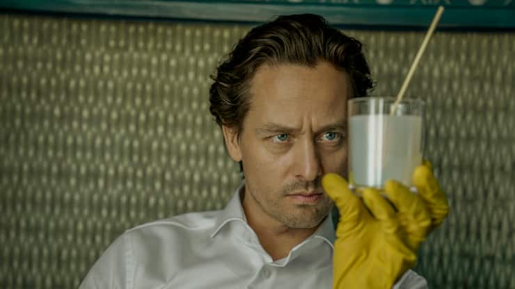 Achtsamkeit macht mordsmässig kreativ: Unterwelts-Anwalt Björn (Tom Schilling).