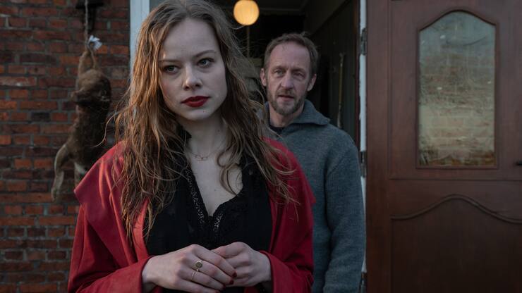 Was weiss Anna (Emma Bading) über das Verschwinden von Viktors (Stephan Kampwirth) Tochter? 