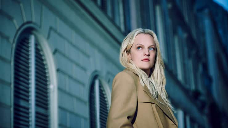 Die Agentin (Elisabeth Moss) muss das Vertrauen der ominösen Fremden gewinnen.