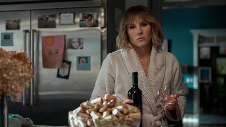 The Woman in the House Across the Street From the Girl in the Window. Kristen Bell as Anna in episode 101 of The Woman in the House Across the Street From the Girl in the Window. Cr. Colleen E. Hayes/Netflix Â© 2021