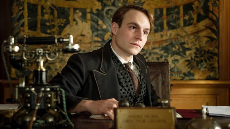 Geht unbeirrt seinen Weg: Cyril Metzger als Hotel­pionier André Morel.