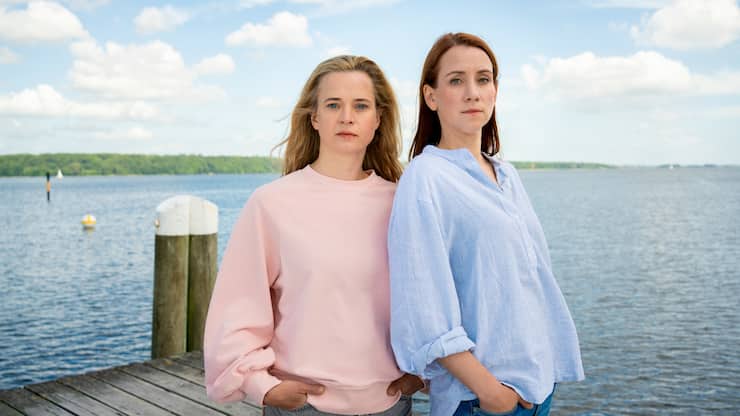 Caroline Hanke (l.) und Lena Dörrie haben in «Mordsschwestern» als Ermittlerduo beim Krimi­publikum gepunktet.