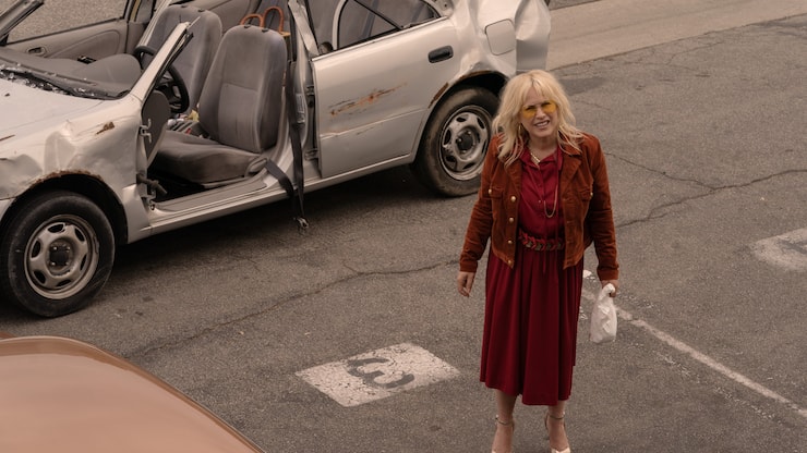 Führt ein Lotterleben par excellence: Peggy  (Patricia Arquette) in «High Desert».