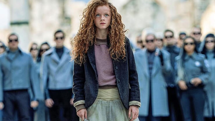 2025 – Momo (Alexa Goodall) versucht die Zeitdiebe zu stoppen.