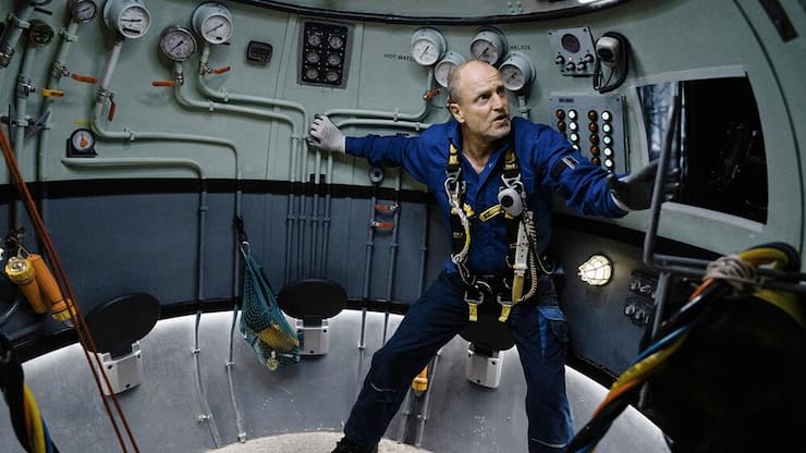 Koordiniert in der Glocke die Tauchgänge: Duncan (Woody Harrelson).