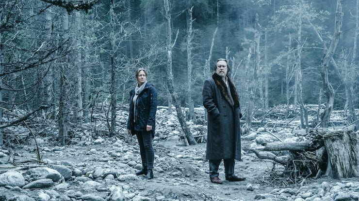 Ellie Stocker (Julia Jentsch) und Gedeon Winter (Nicholas Ofczarek) in der finalen Staffel von «Der Pass»
