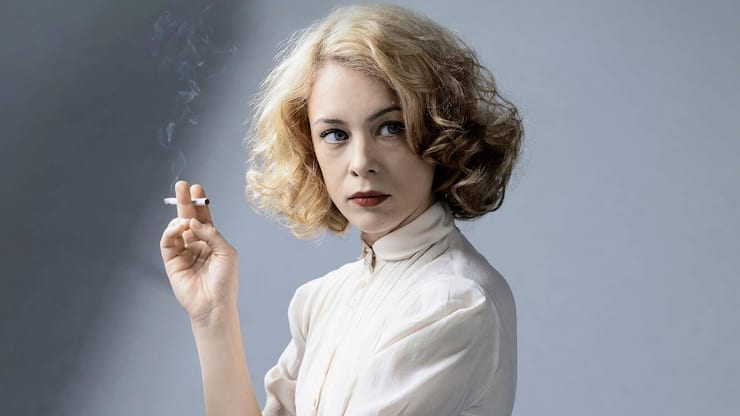 Kino – «Stella»: Stella (Paula Beer) versucht ihre Eltern vor der Einliefe­rung ins KZ zu bewahren.