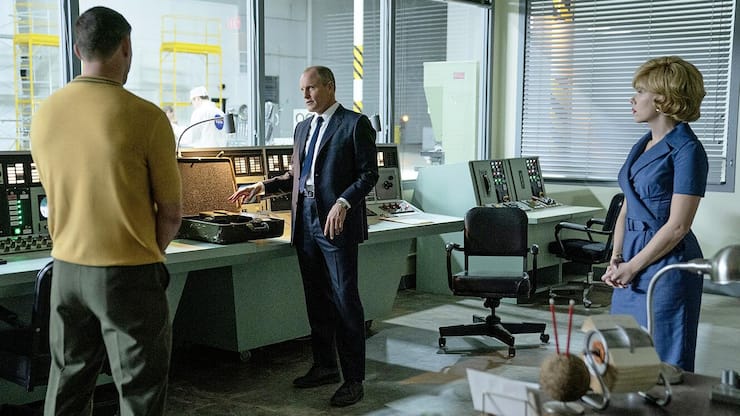 Nixon-Berater Moe (Harrelson, M.) stellt Cole (Tatum) die PR-Frau  Kelly (Johansson) zur Seite.