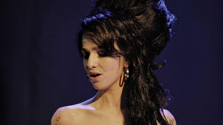 Wird zu Amy Winehouse und singt auch selber: Marisa Abela.