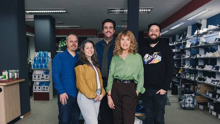 Bastian Pastewka und Anke Engelke mit Matthias Murmann und Philip Kässbohrer (r.) von btf.