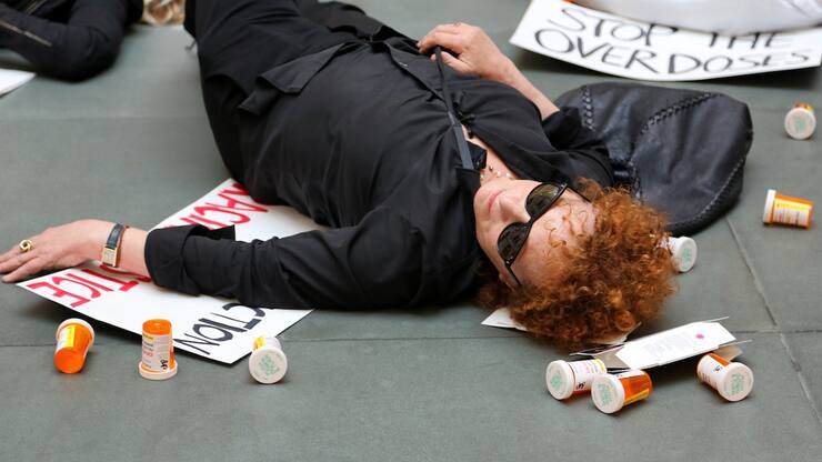 Fotografin Nan Goldin kämpft in «All The Beauty And The Bloodshed» gegen die Profiteure der Opioidsucht.  