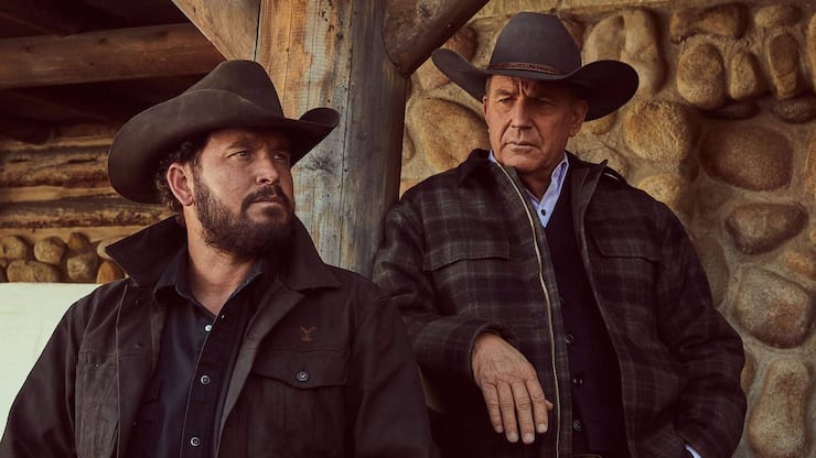 Rip (Cole Hauser, l.) und John (Kevin Costner) in «Yellowstone»