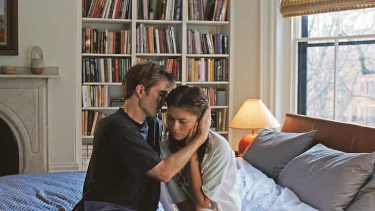 Das Glück von Charlie (Robert Pattinson) und Emma (Zendaya) scheint vollkommen. 