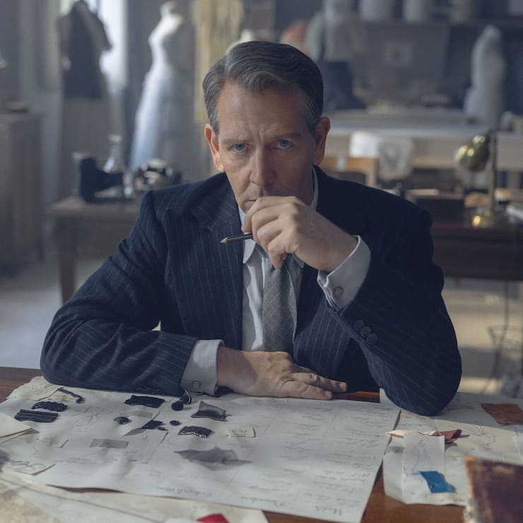 Introvertiert, schĂĽchtern, genial: Christian Dior (Ben Mendelsohn).